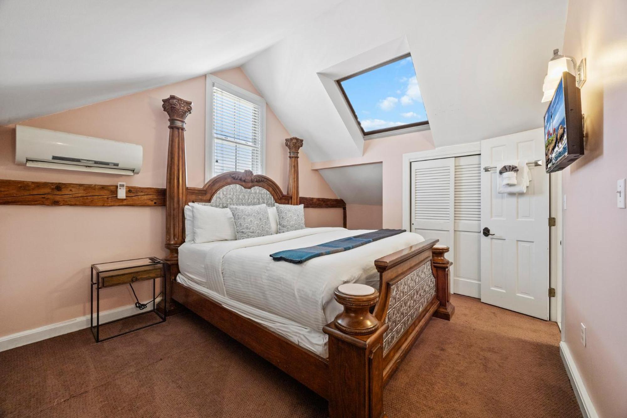 Hartstone Inn 4*