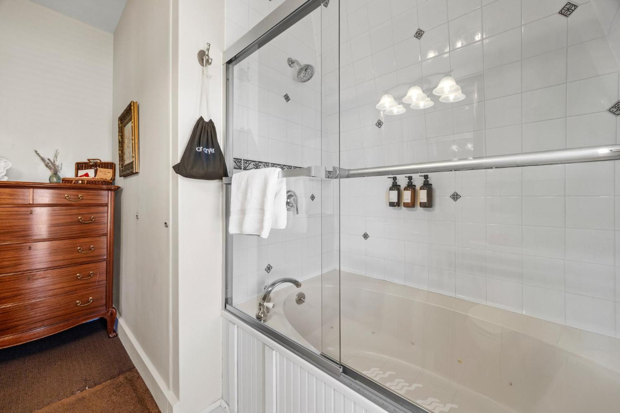 Inn Hartstone 4*